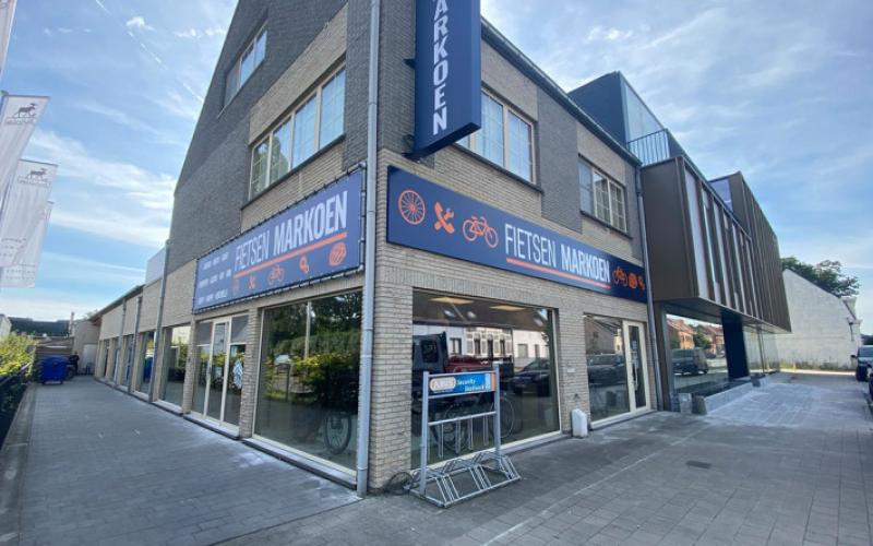 <p>Bij Fietsen Markoen draait het om meer dan alleen het verkopen van fietsen. Een fiets is tenslotte geen impulsaankoop, maar iets waar je dagelijks op vertrouwt. Daarom geloven wij dat goed advies begint met luisteren.</p>