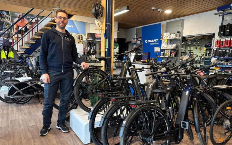 <p>Bij Fietsen Markoen kies je uit merken waar we achter staan. We selecteren op kwaliteit, comfort en betrouwbaarheid — zodat jij makkelijker de juiste fiets vindt. Kom gerust langs om te vergelijken en advies te krijgen.</p>